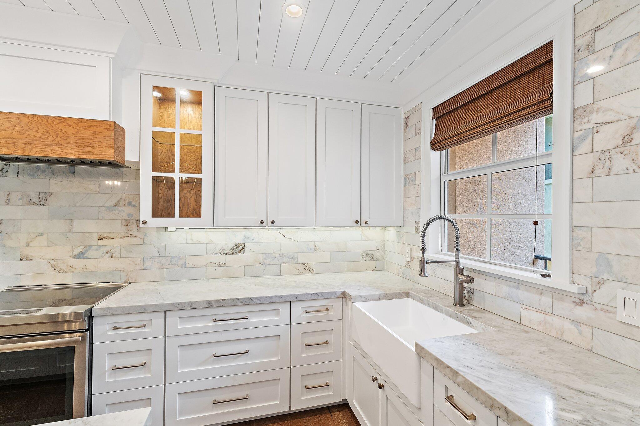 HARBOUR OAKS - Residential