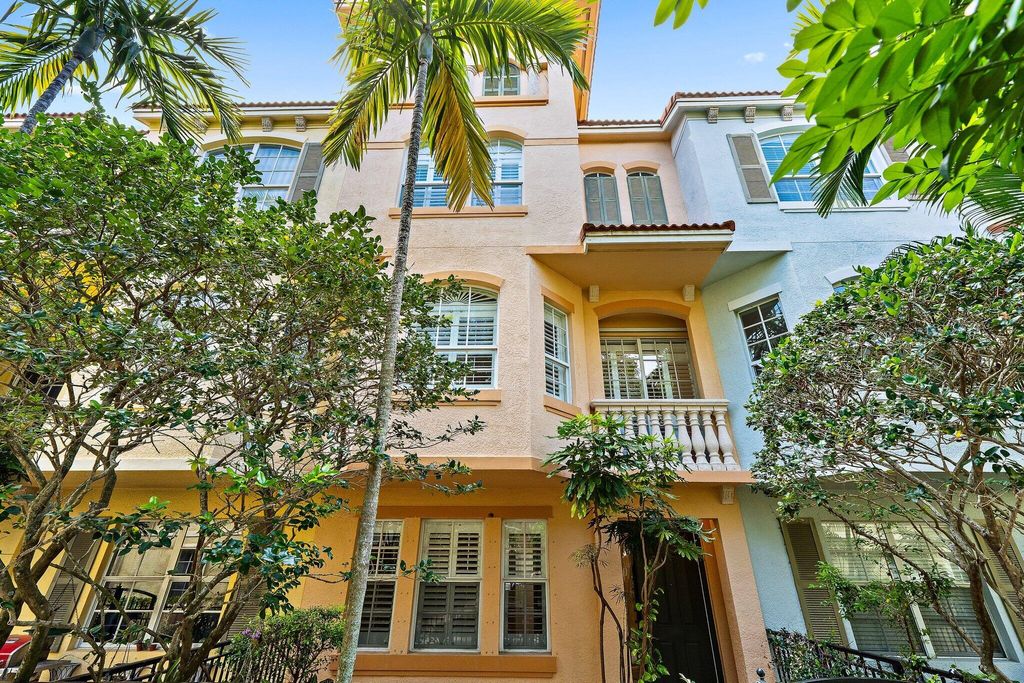 Photo of 2715 Ravella Way, Palm Beach Gardens, FL 33410 (MLS # B26015611)