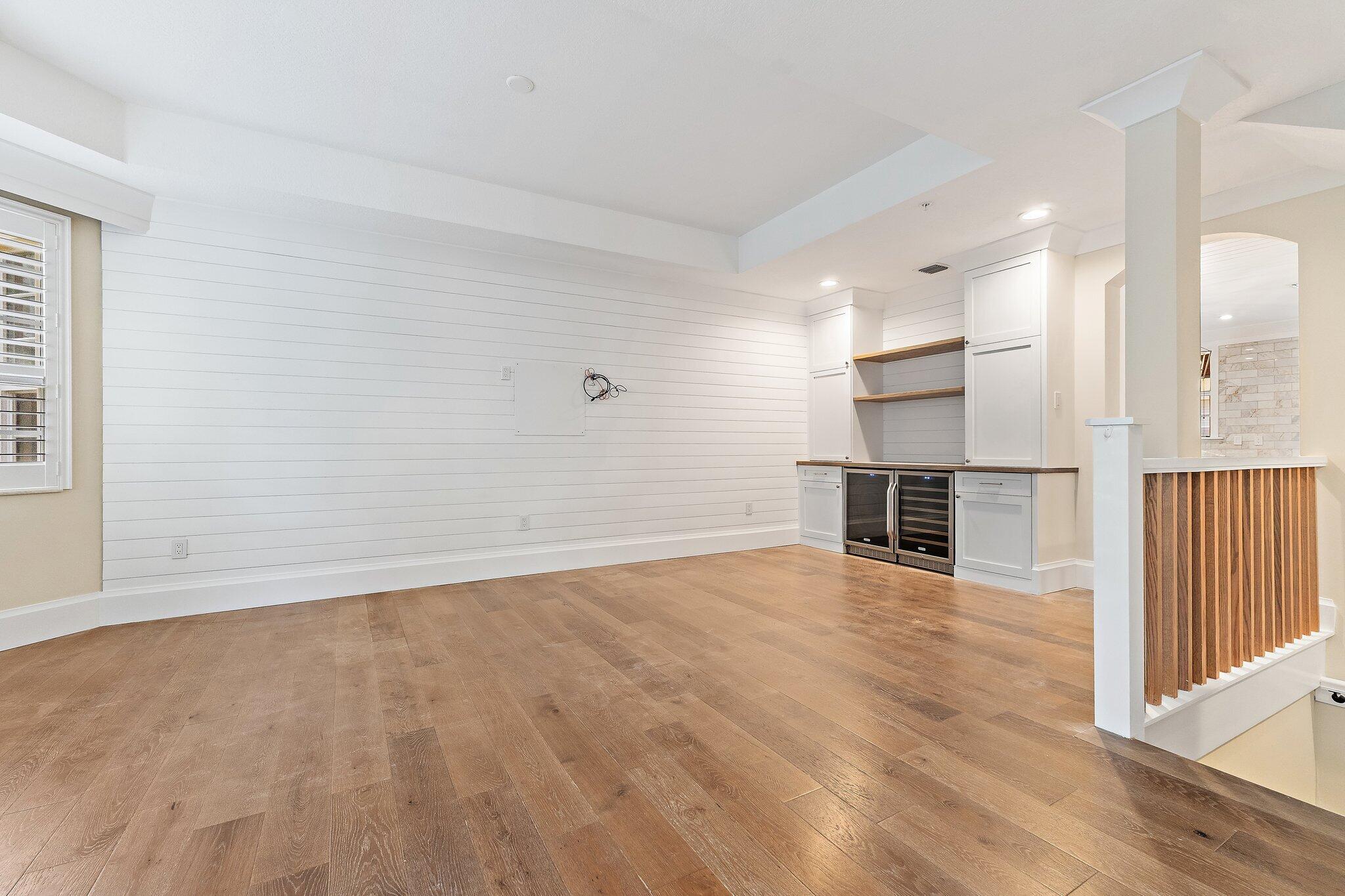 HARBOUR OAKS - Residential