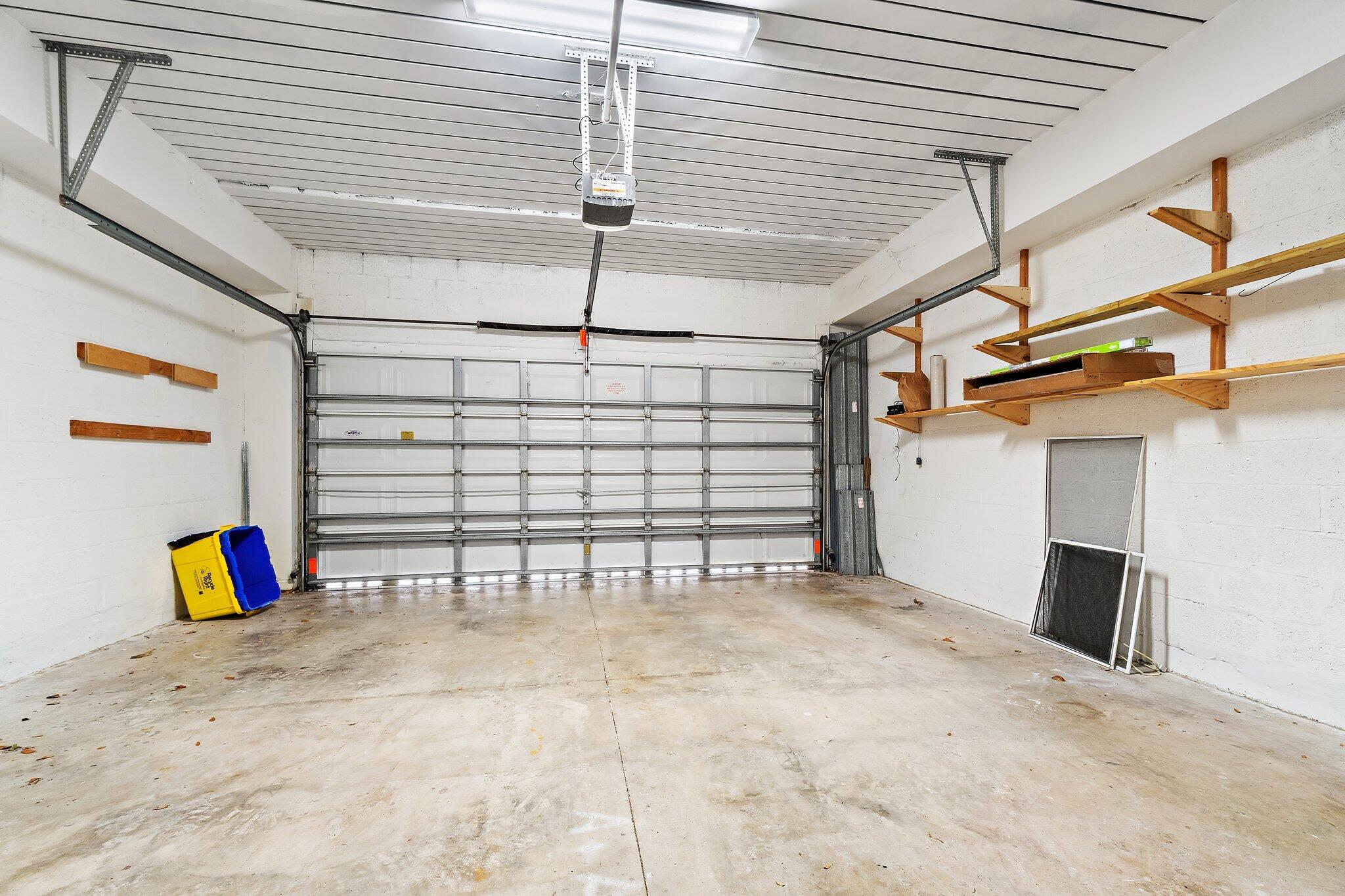 HARBOUR OAKS - Residential