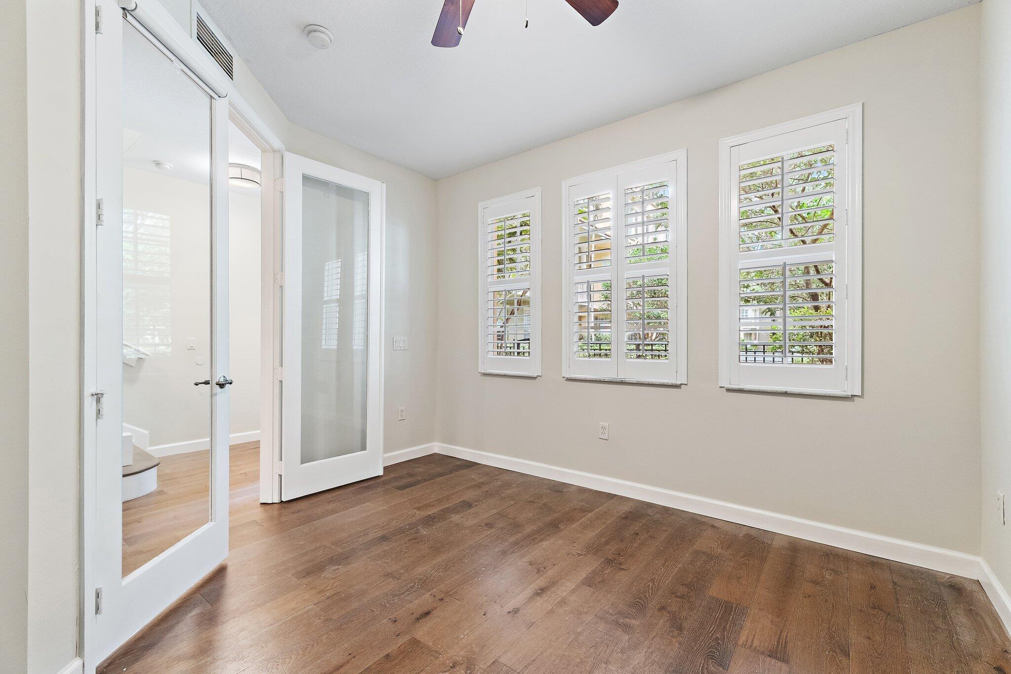 HARBOUR OAKS - Residential