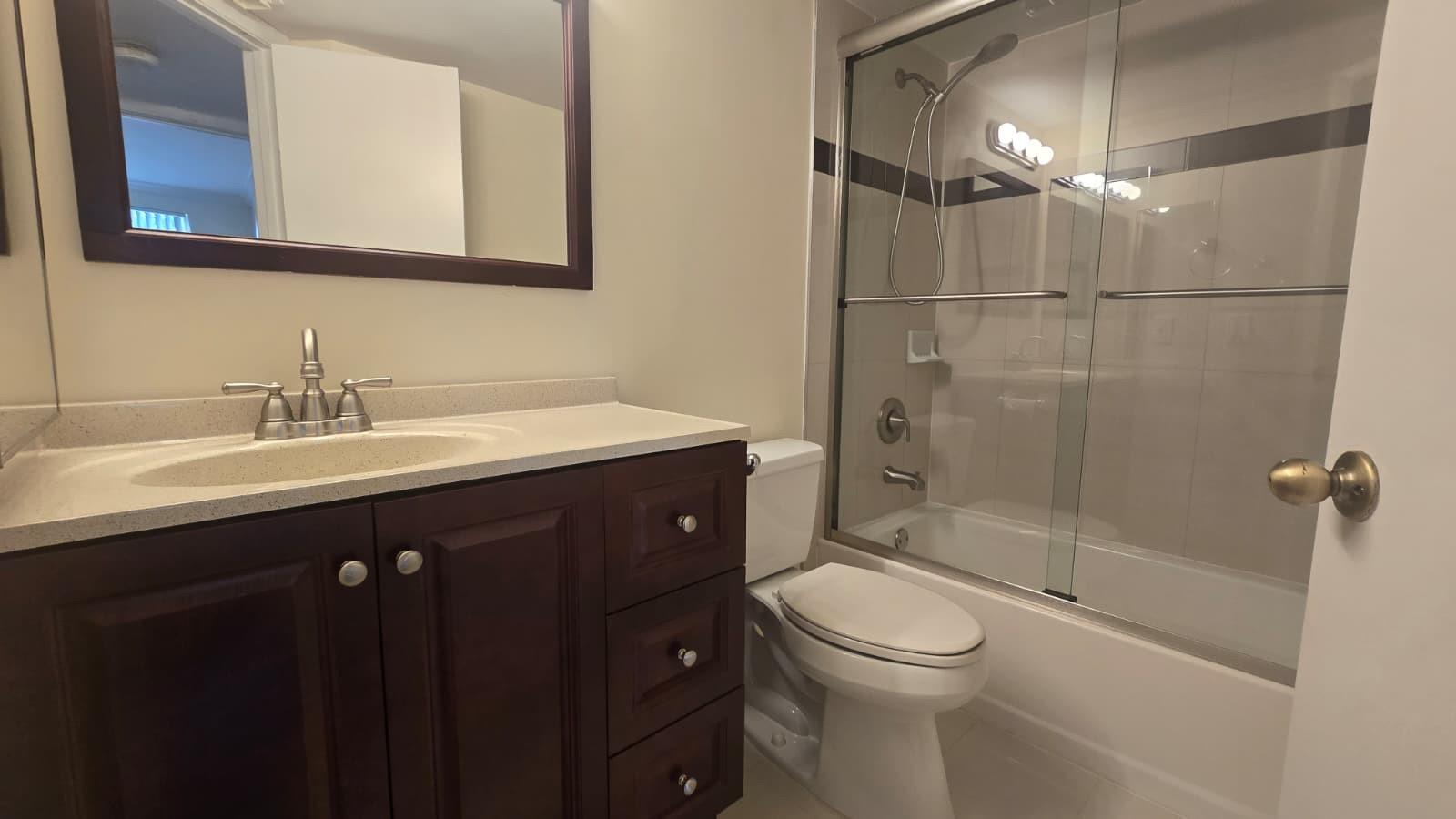 EDGEWATER - Residential Lease