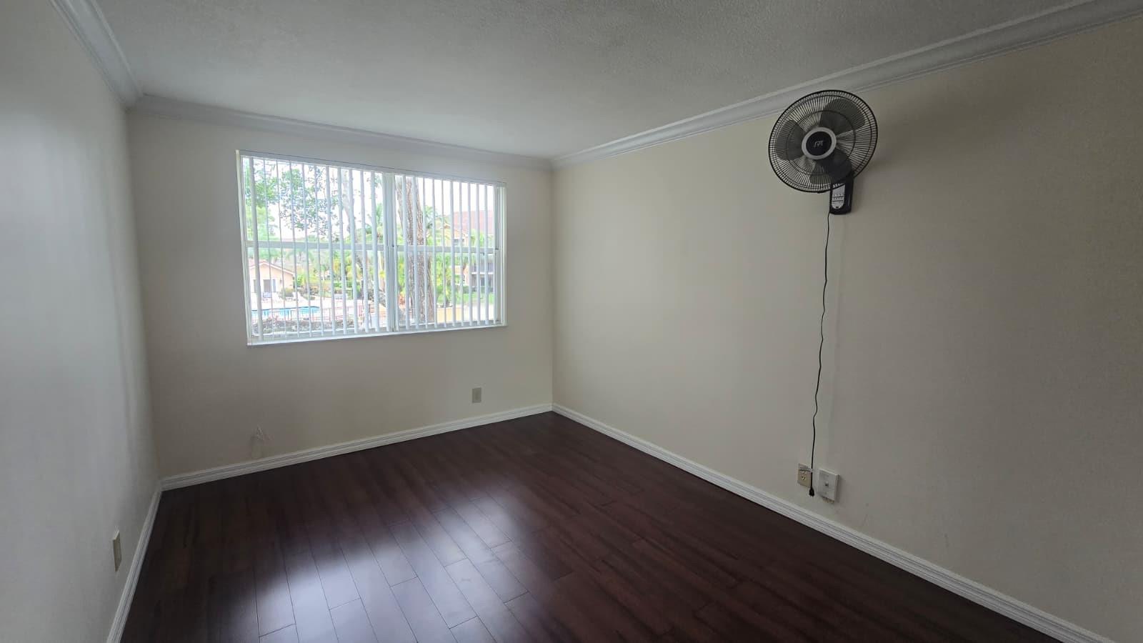 EDGEWATER - Residential Lease