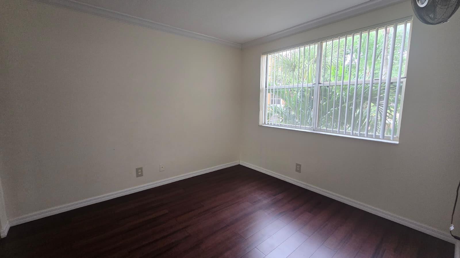 EDGEWATER - Residential Lease