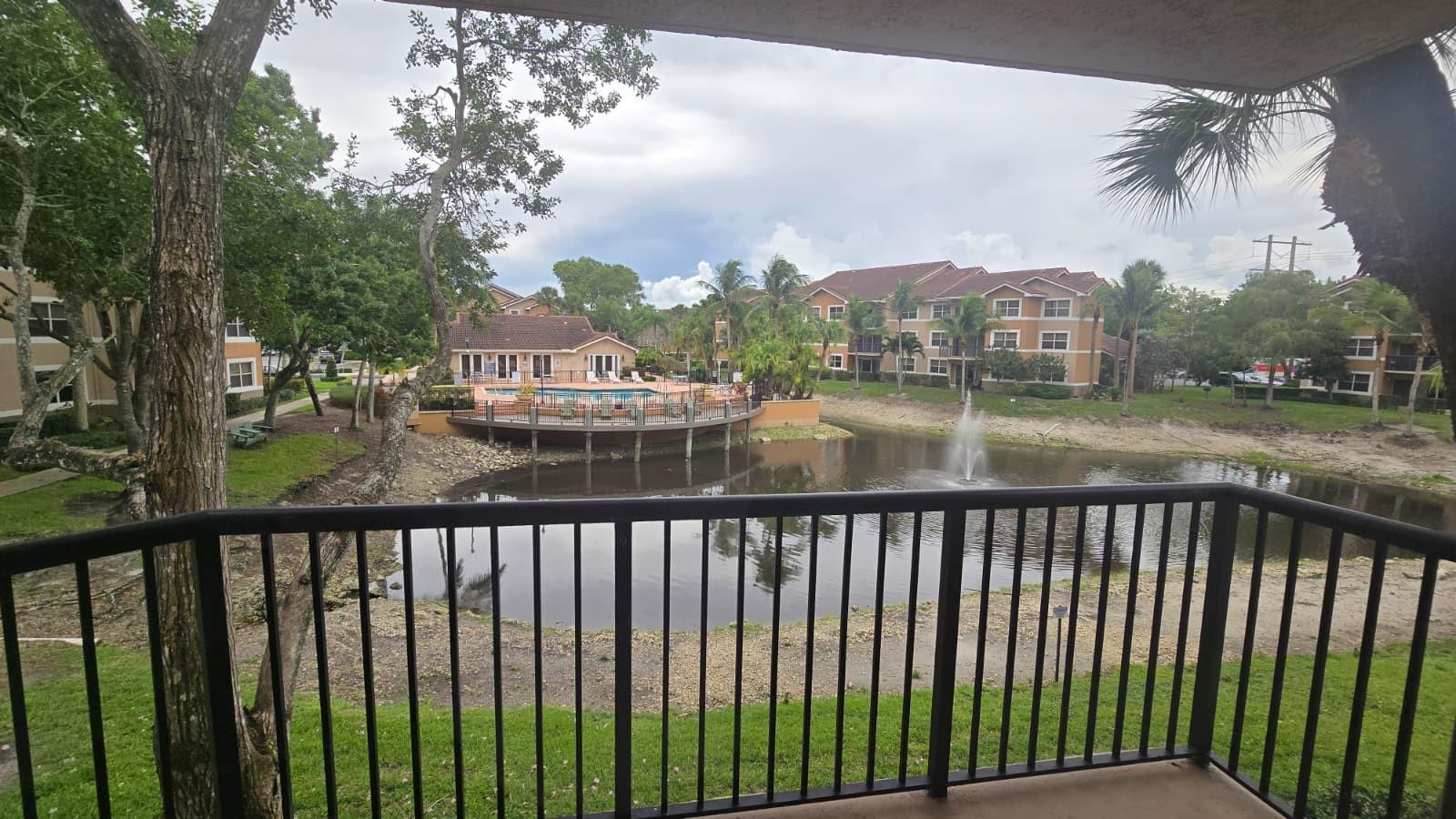 EDGEWATER - Residential Lease