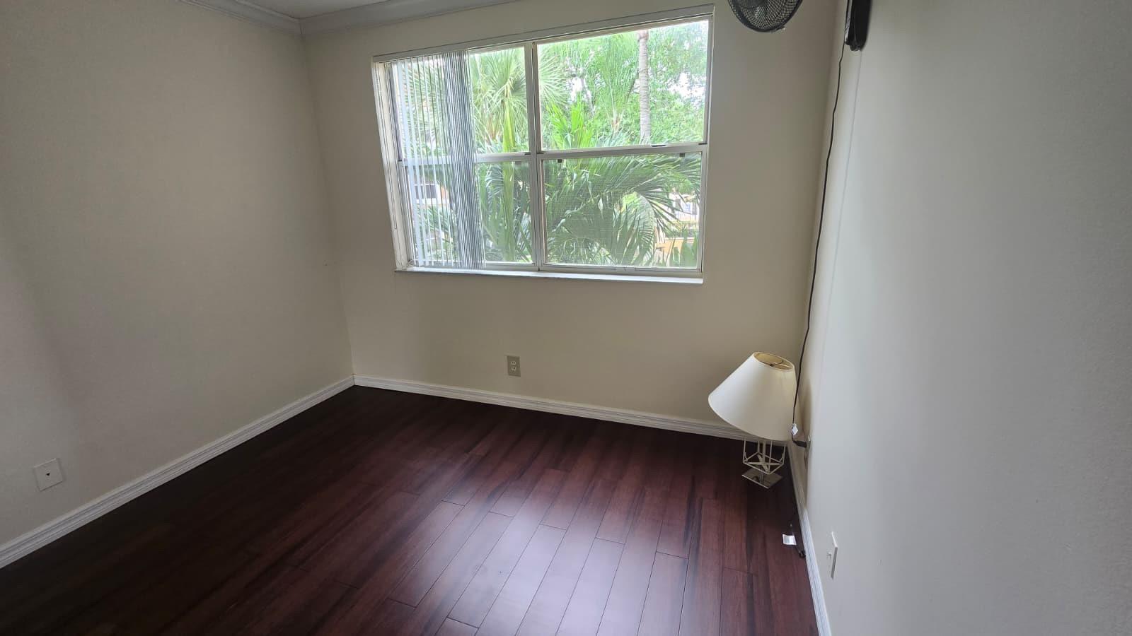EDGEWATER - Residential Lease