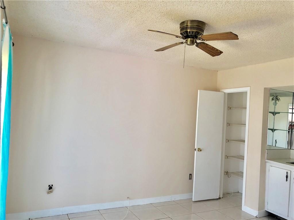 North Laurel Circle 89-47 - Residential