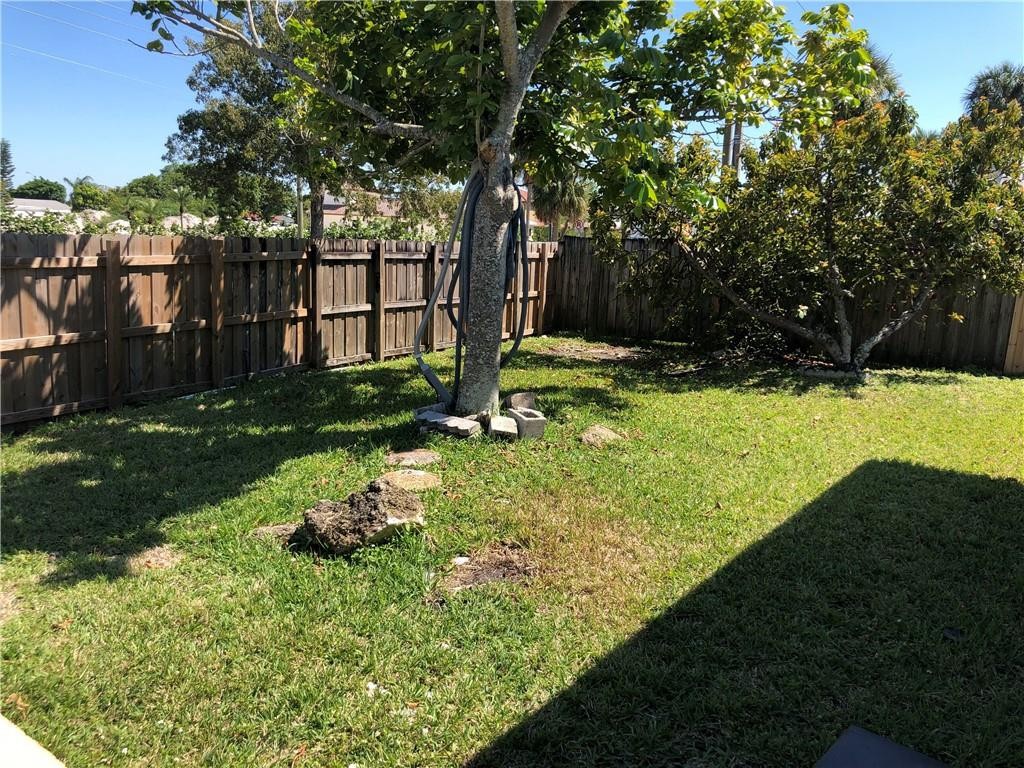 North Laurel Circle 89-47 - Residential