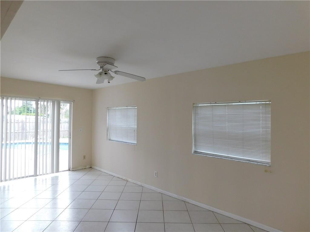 North Laurel Circle 89-47 - Residential