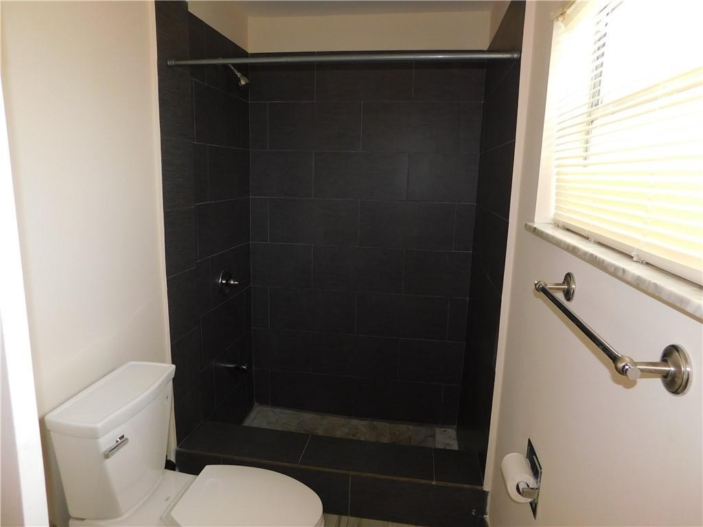 North Laurel Circle 89-47 - Residential