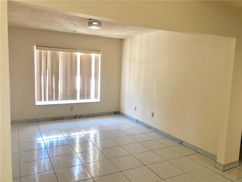 North Laurel Circle 89-47 - Residential