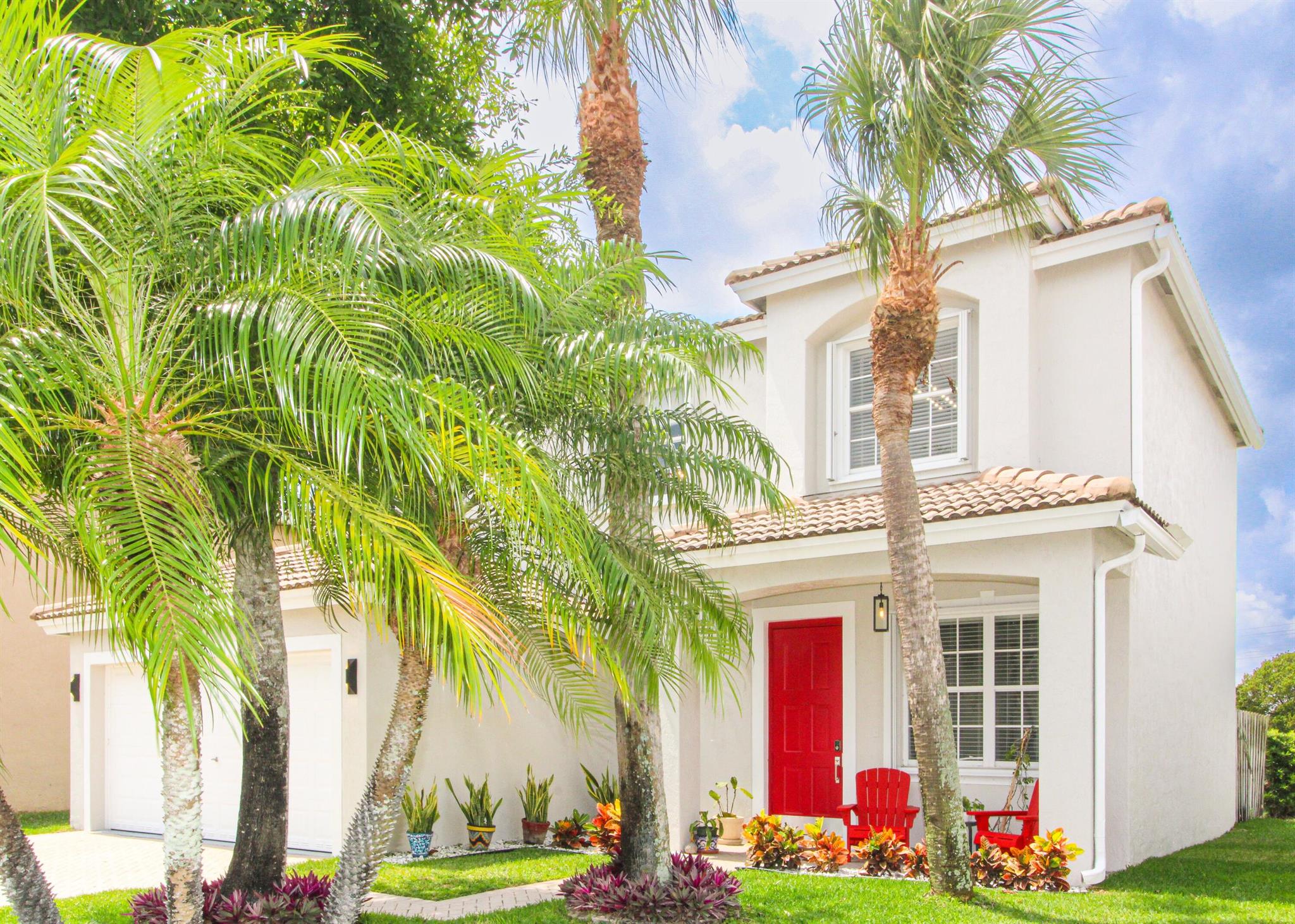 Beautiful Wellington Home in a great area with incredible schools. This 3 bedroom 2.5 bathroom home is a must see.
