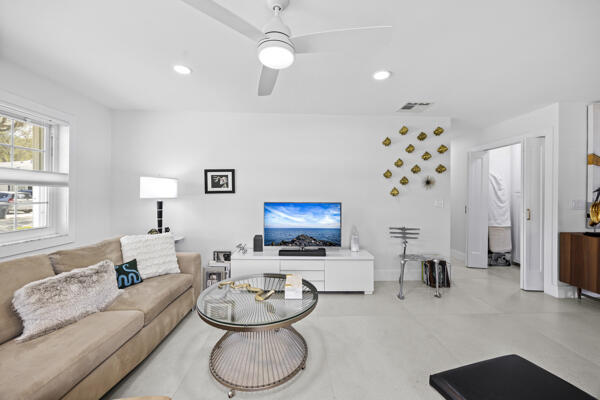 LIMETREE CONDO - Residential