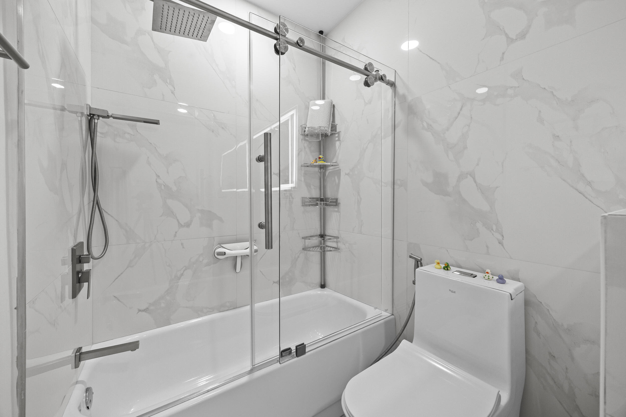 LIMETREE CONDO - Residential