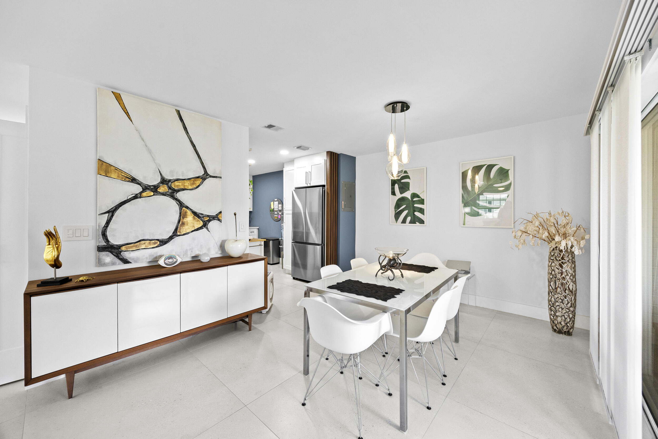 LIMETREE CONDO - Residential