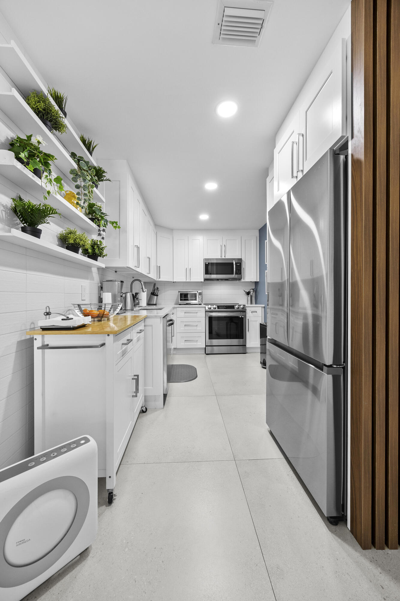 LIMETREE CONDO - Residential