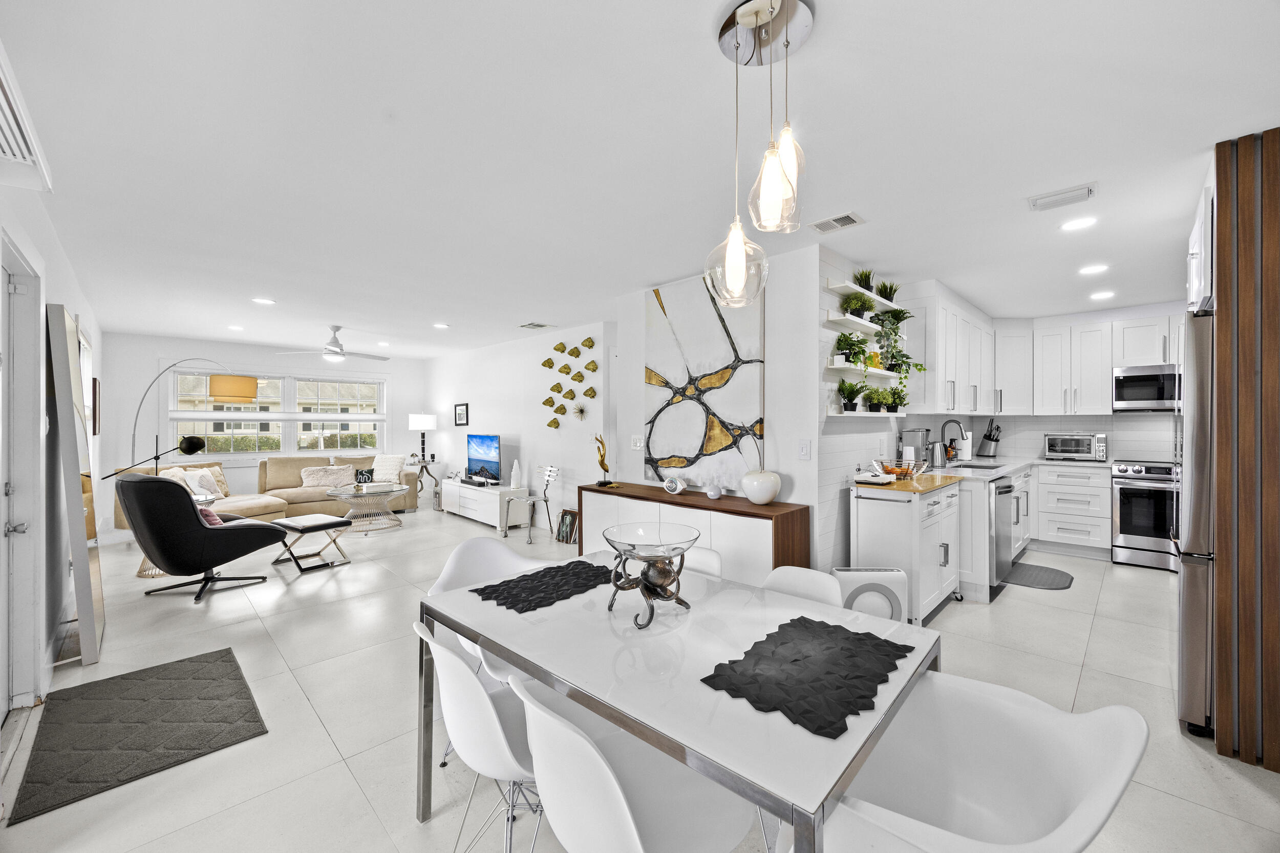 LIMETREE CONDO - Residential