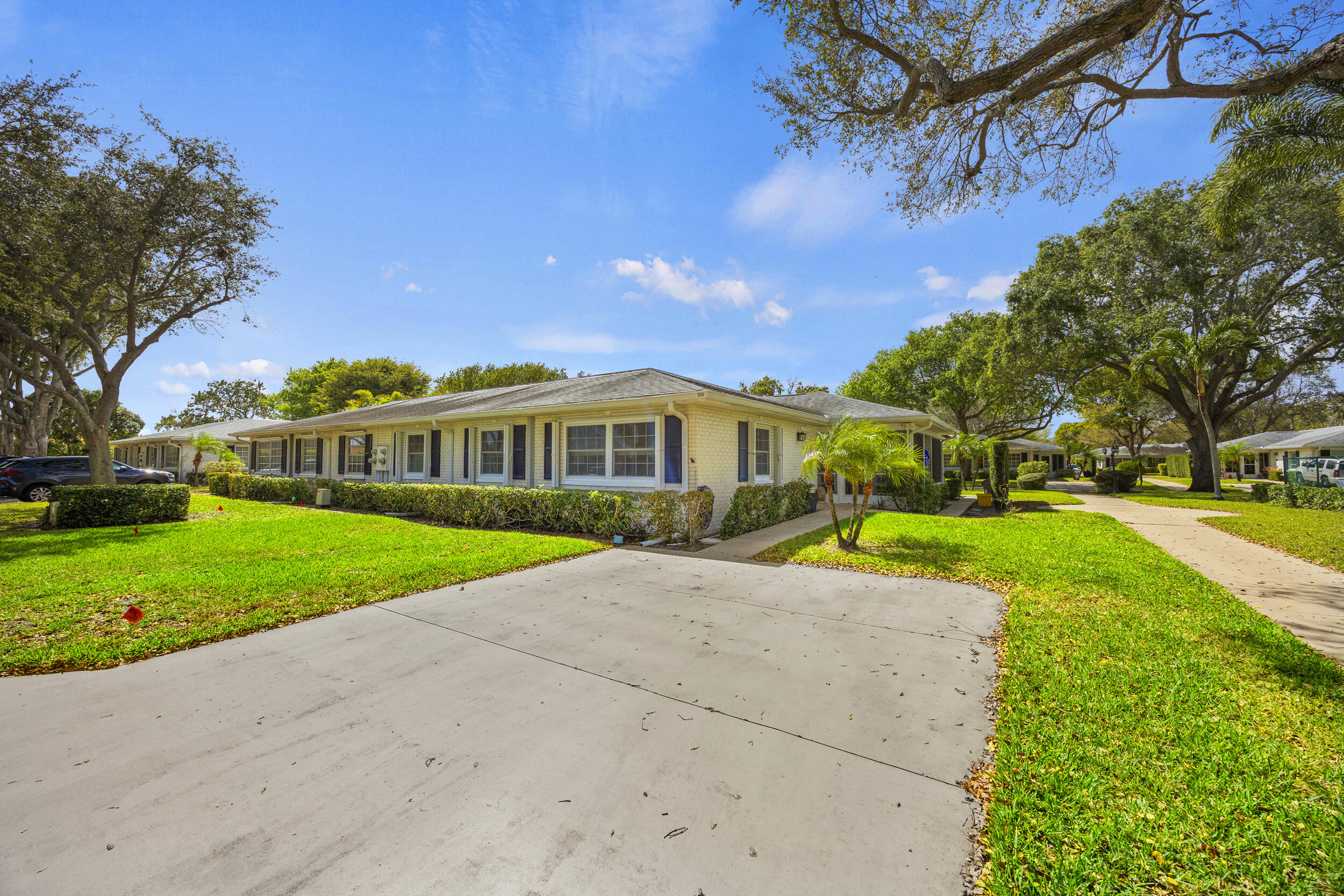 LIMETREE CONDO - Residential