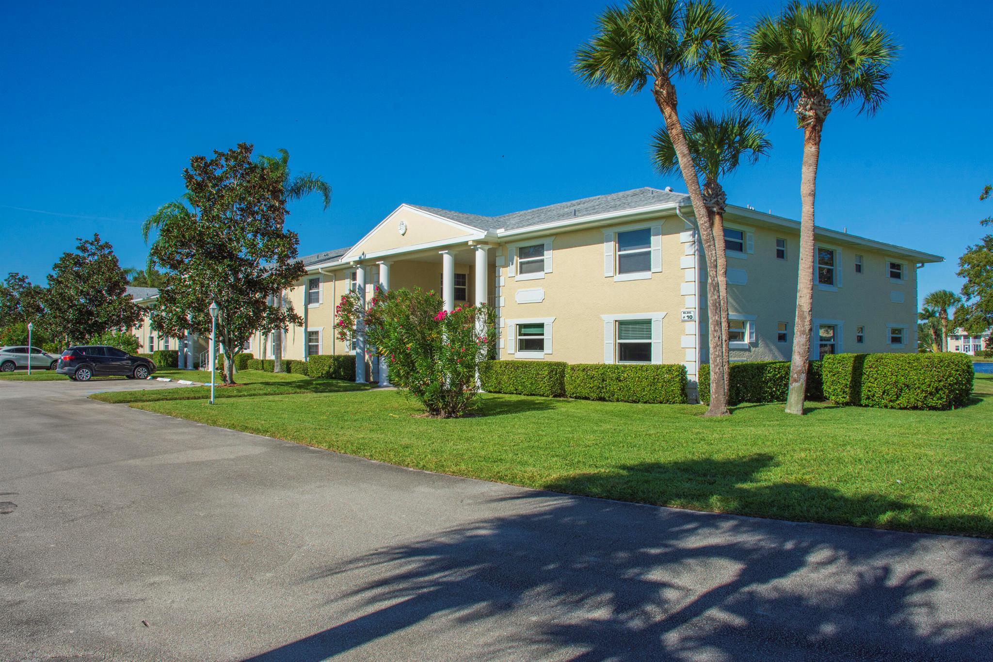 466 Grove Isle Circle #466