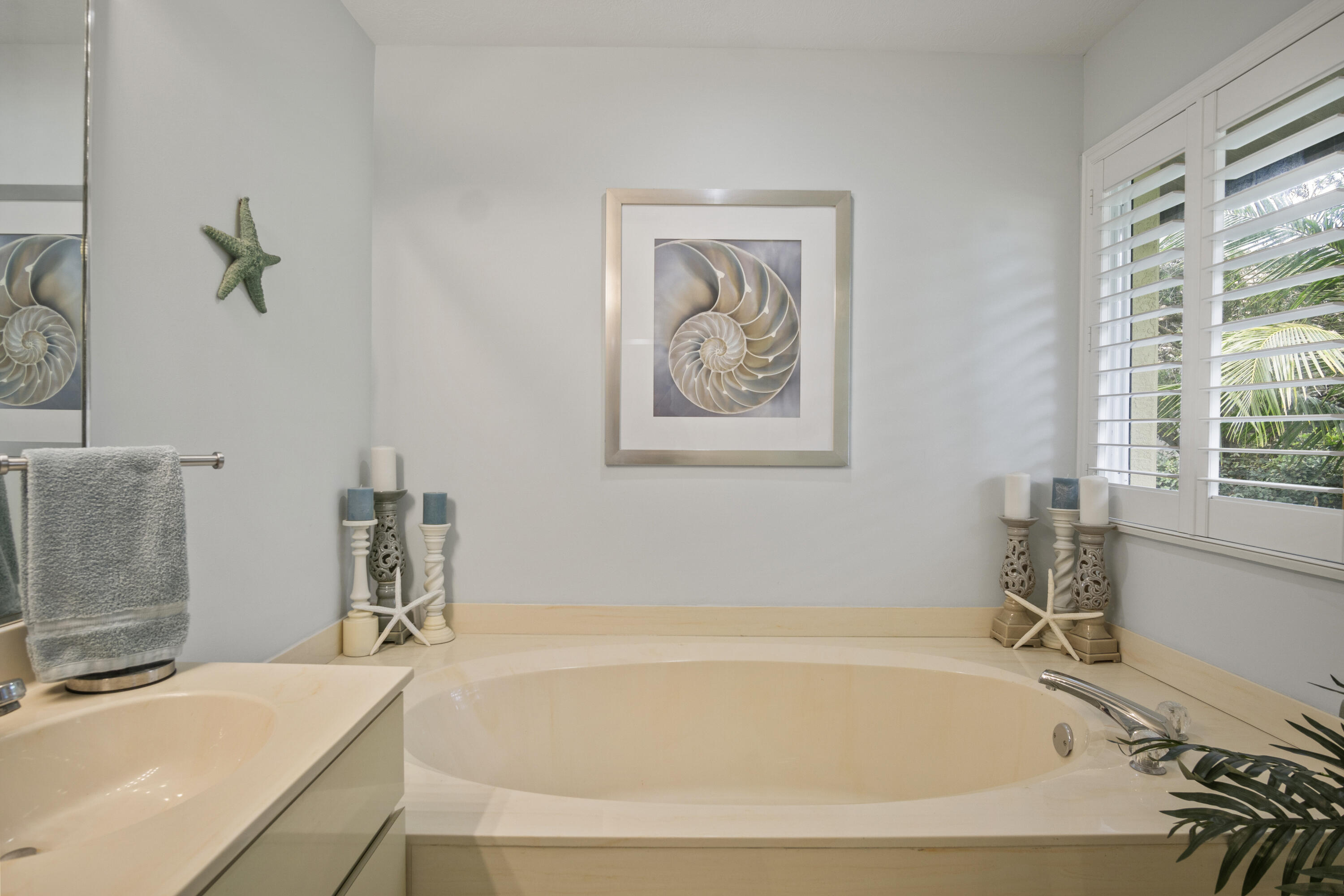 HARBOUR POINTE - Residential