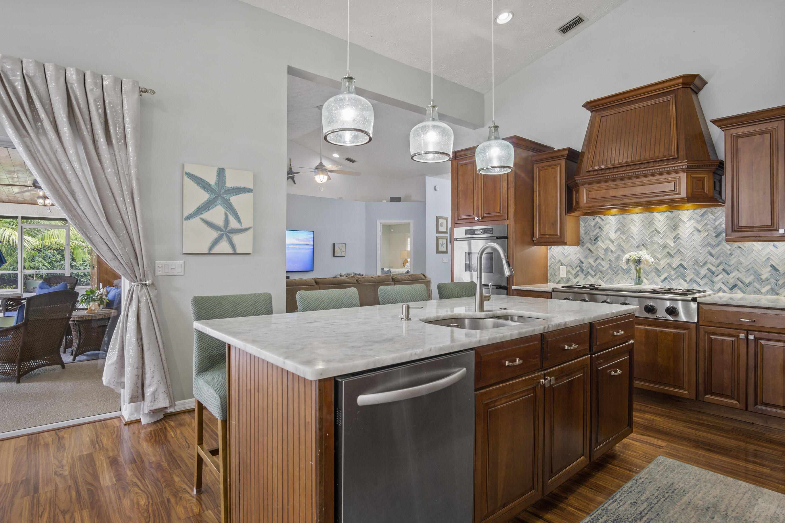 HARBOUR POINTE - Residential