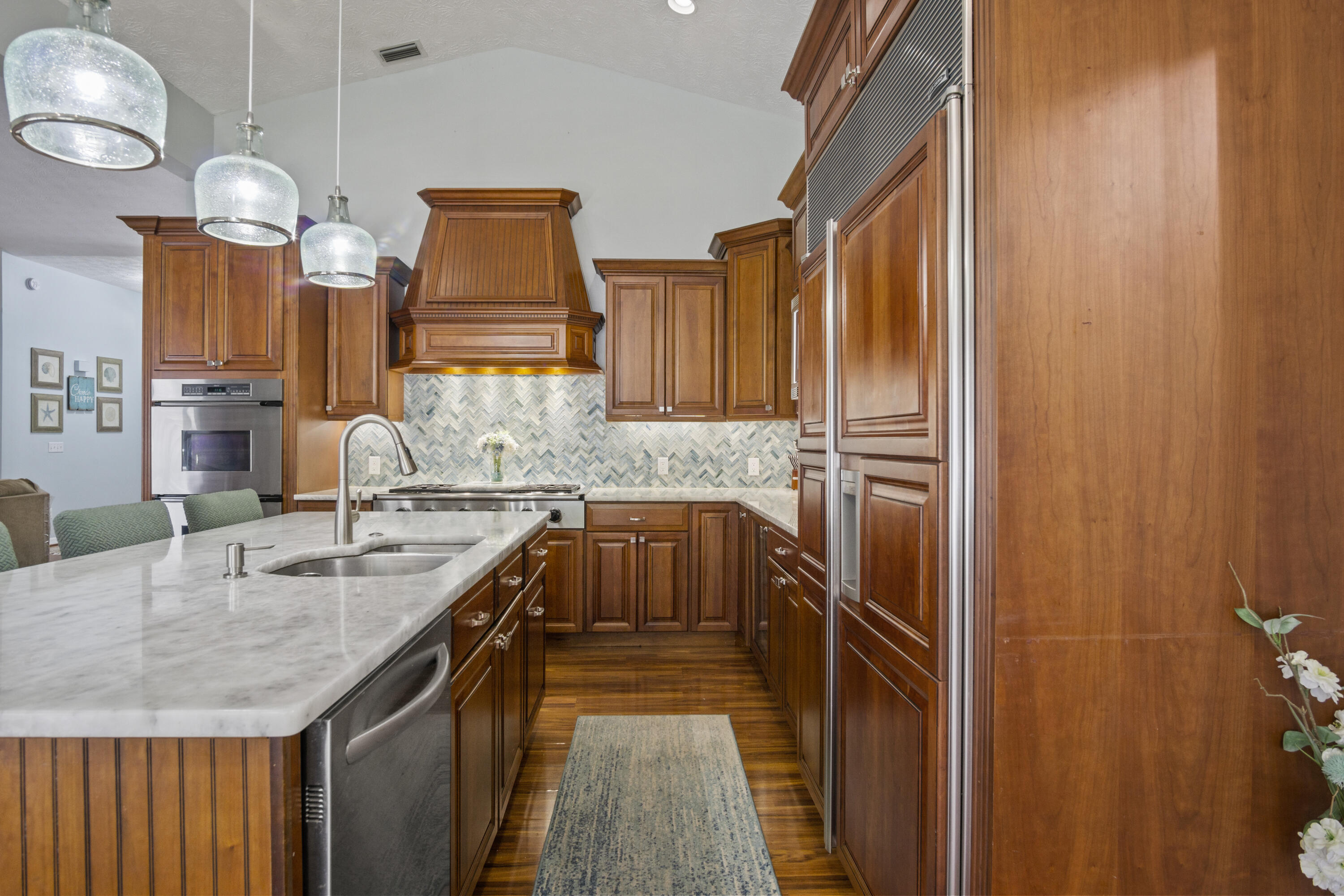 HARBOUR POINTE - Residential