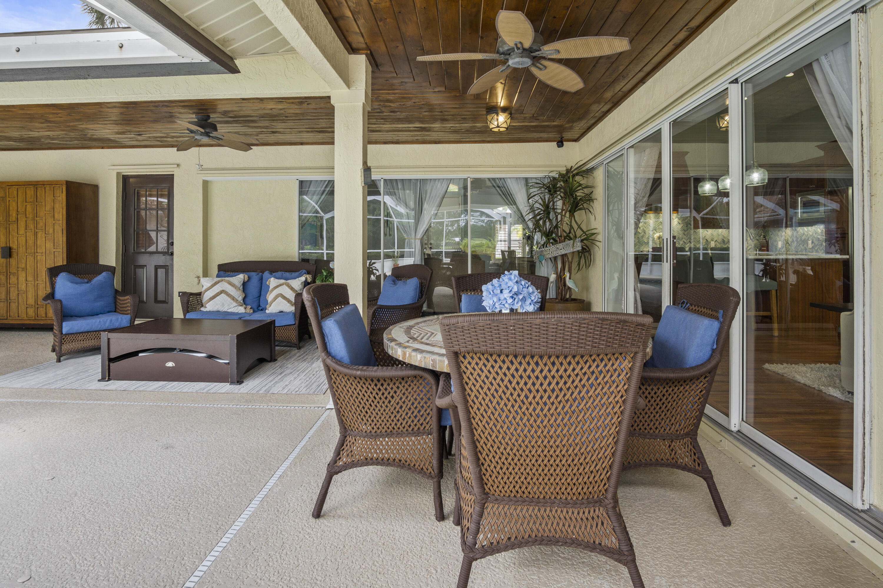 HARBOUR POINTE - Residential