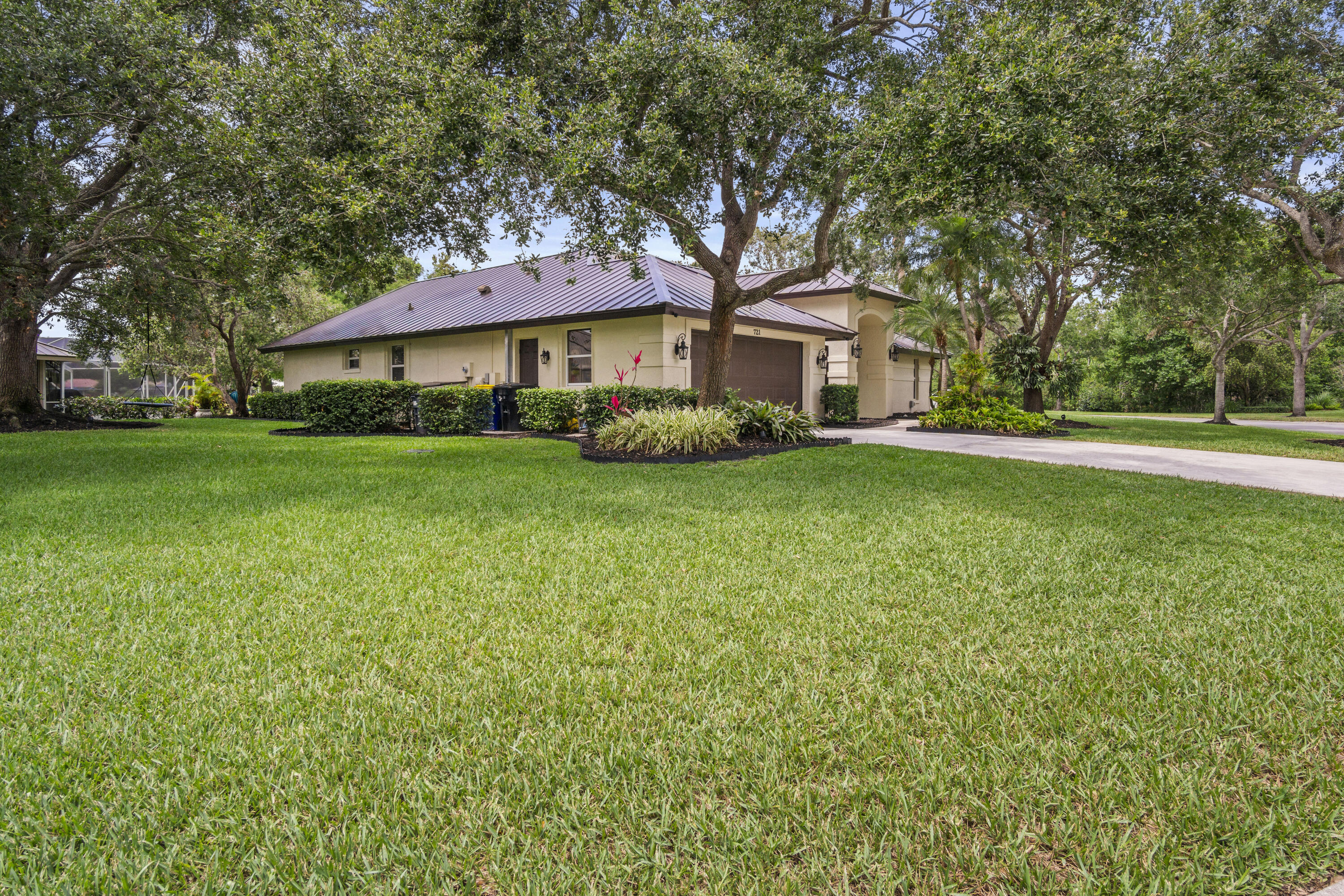 HARBOUR POINTE - Residential