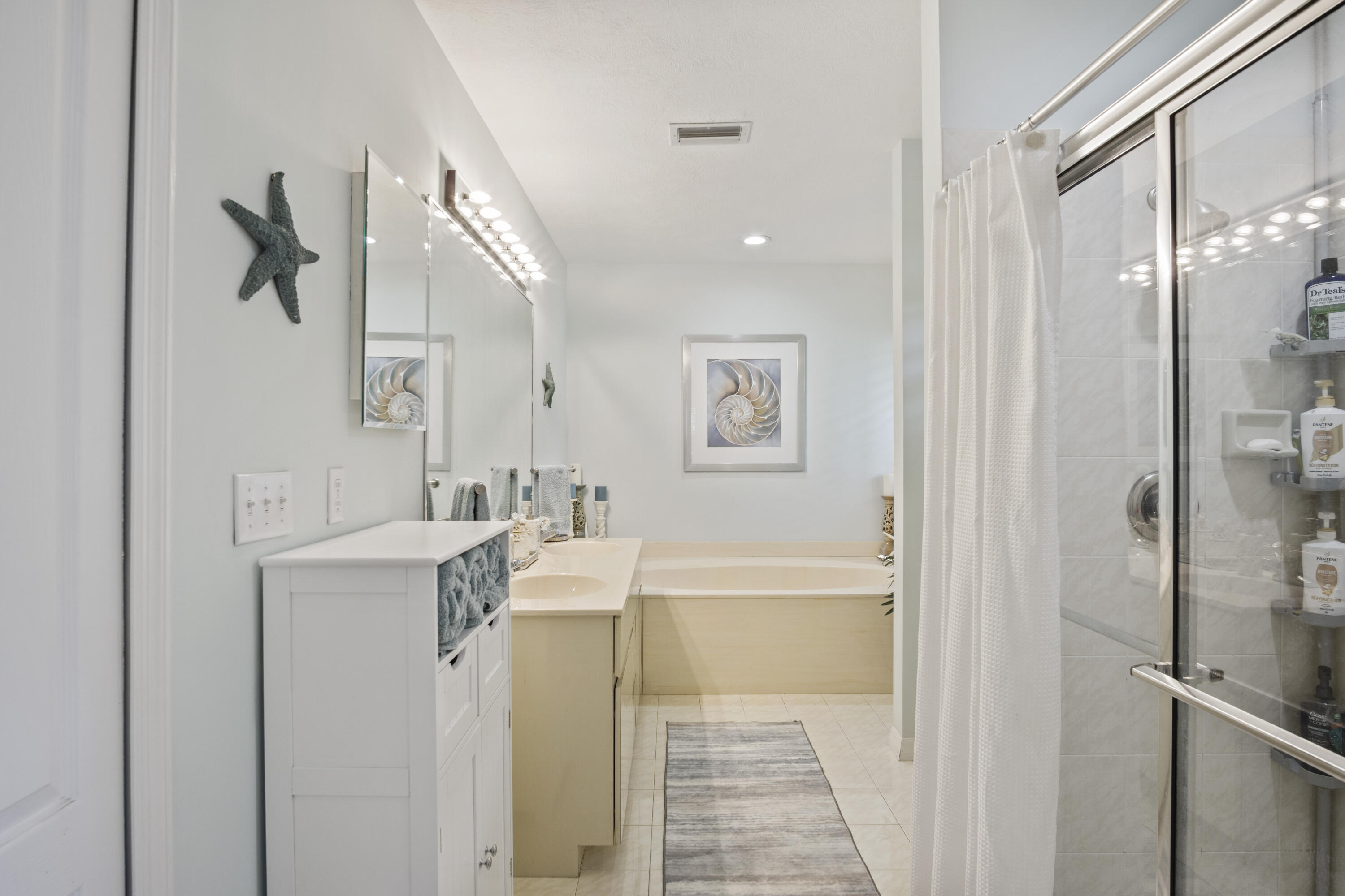 HARBOUR POINTE - Residential