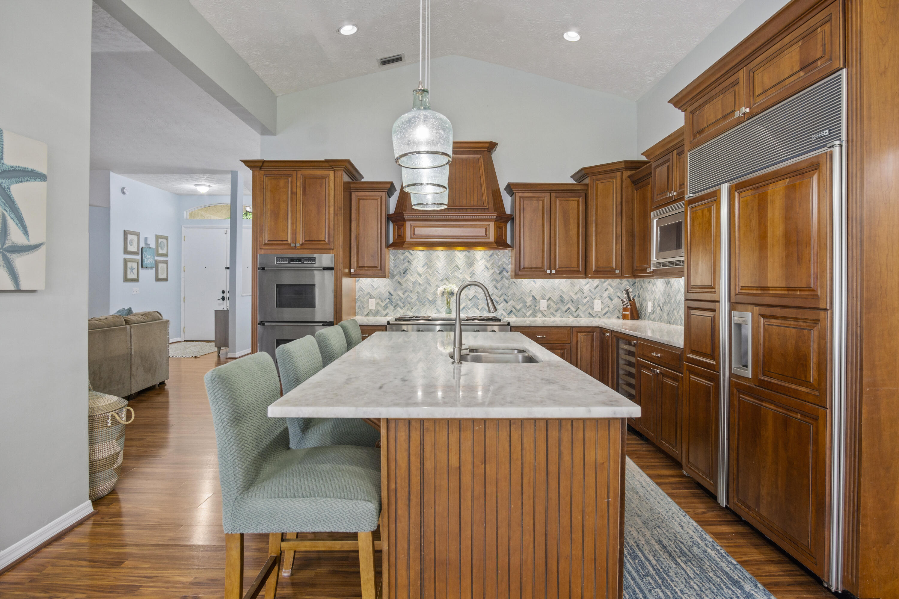 HARBOUR POINTE - Residential