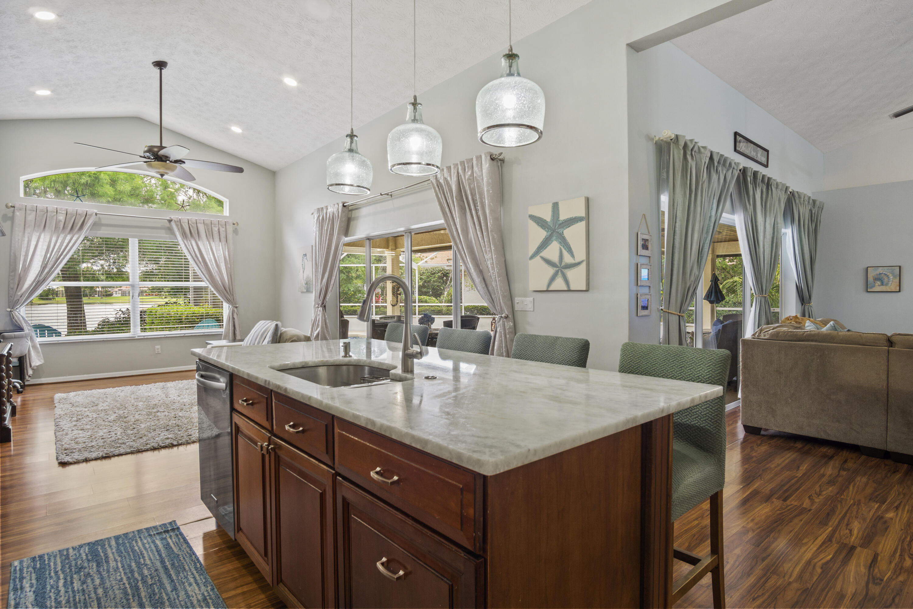 HARBOUR POINTE - Residential