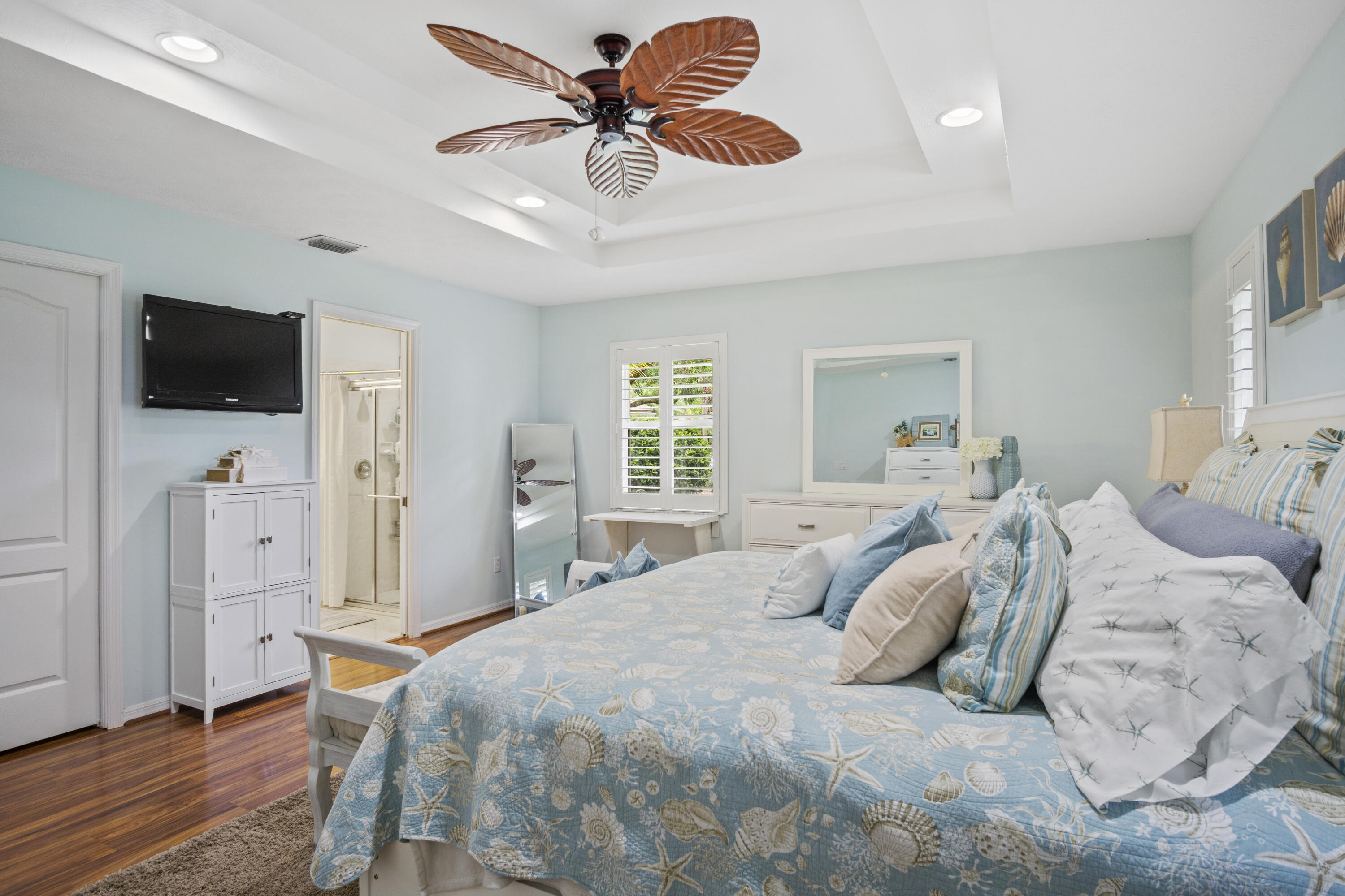 HARBOUR POINTE - Residential