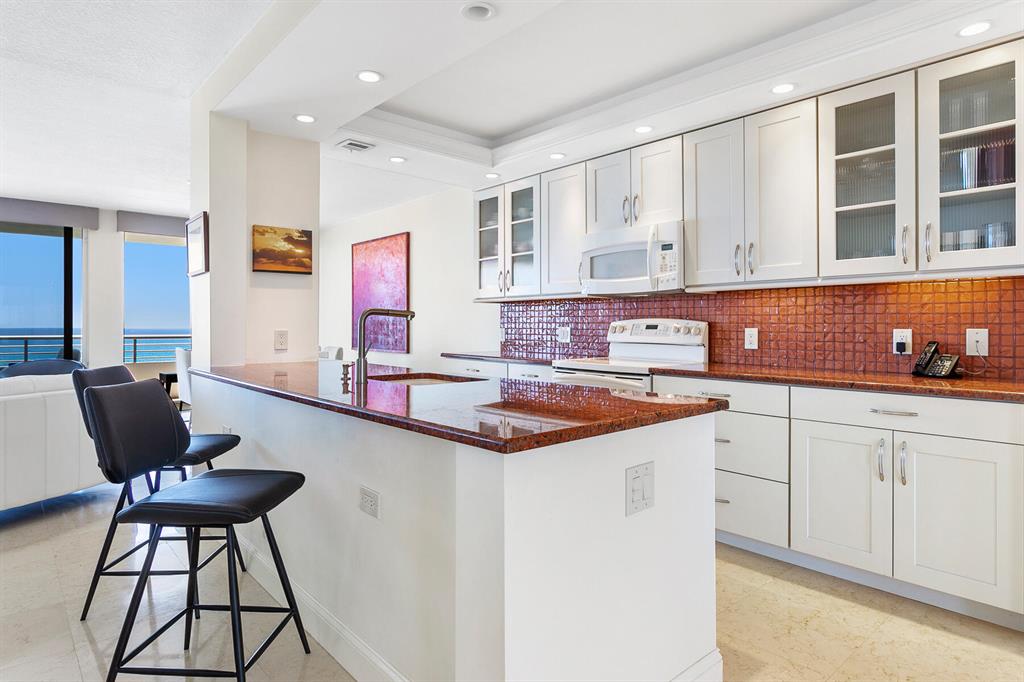 TWENTY SIX HUNDRED CONDO - Residential