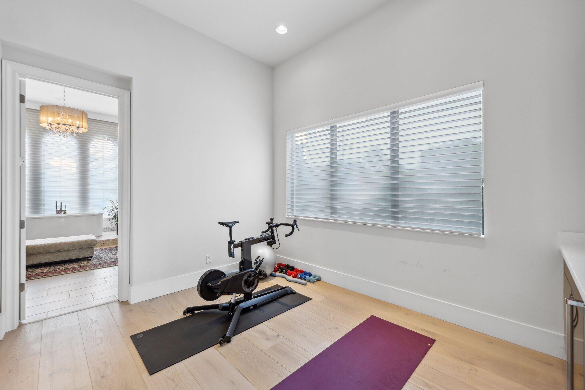 ROYAL PALM POLO - Residential