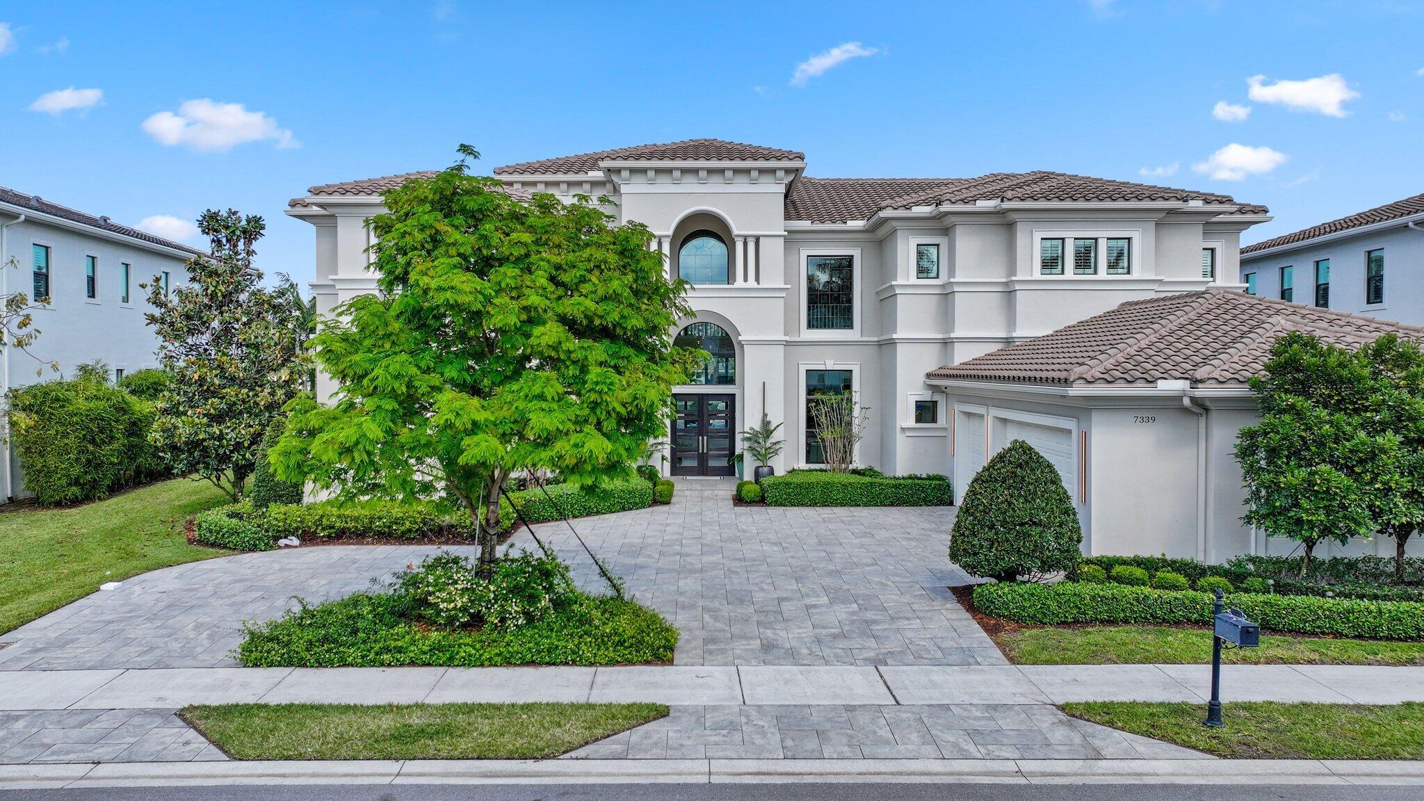 ROYAL PALM POLO - Residential