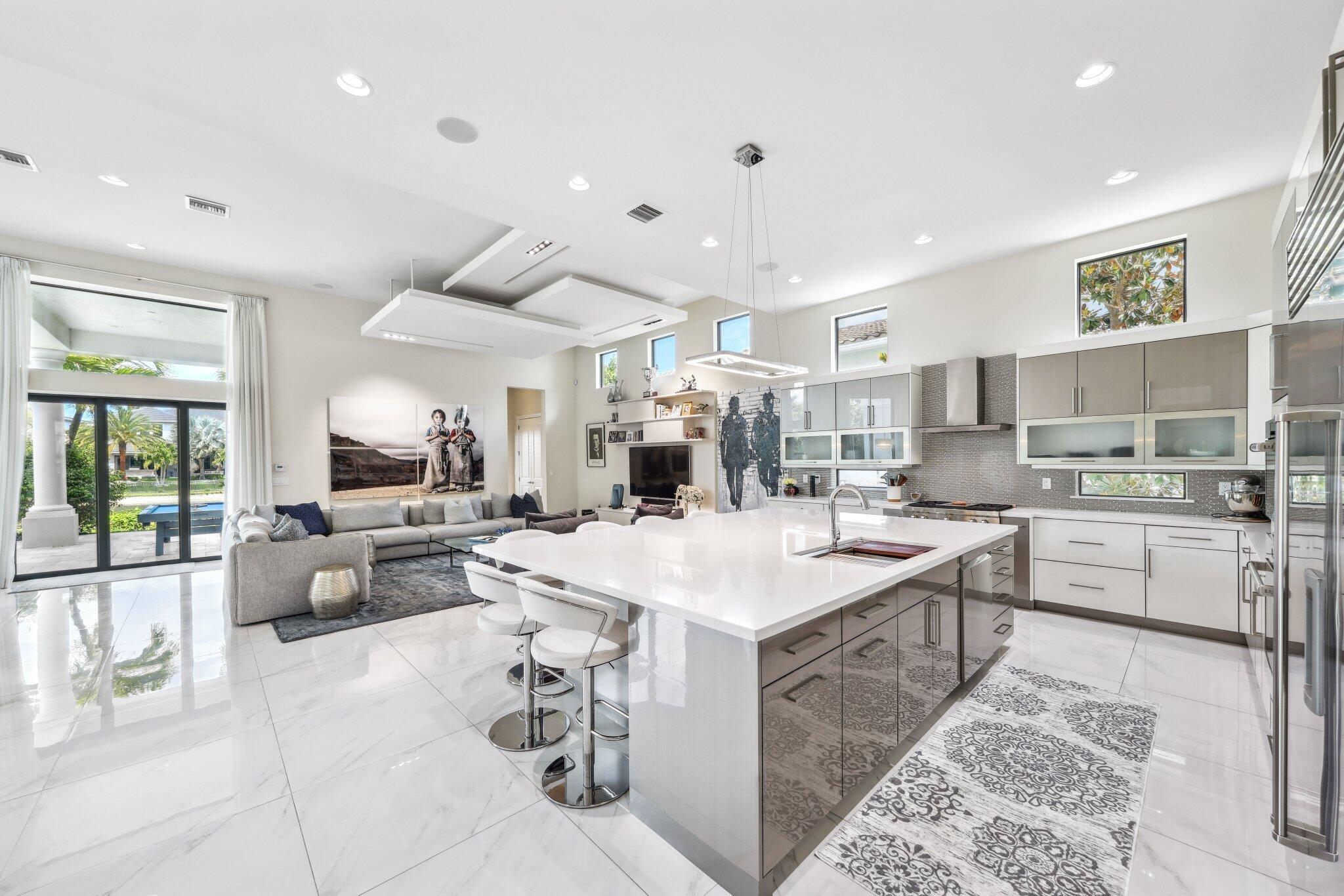 ROYAL PALM POLO - Residential