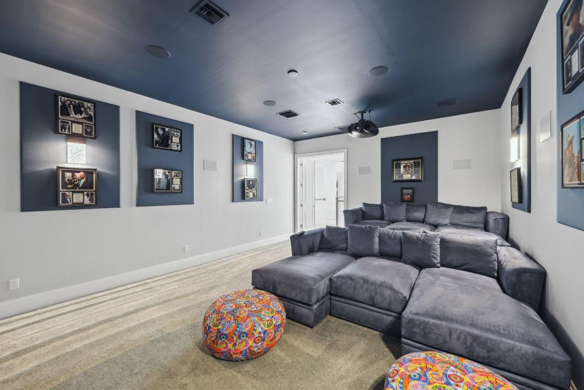 ROYAL PALM POLO - Residential