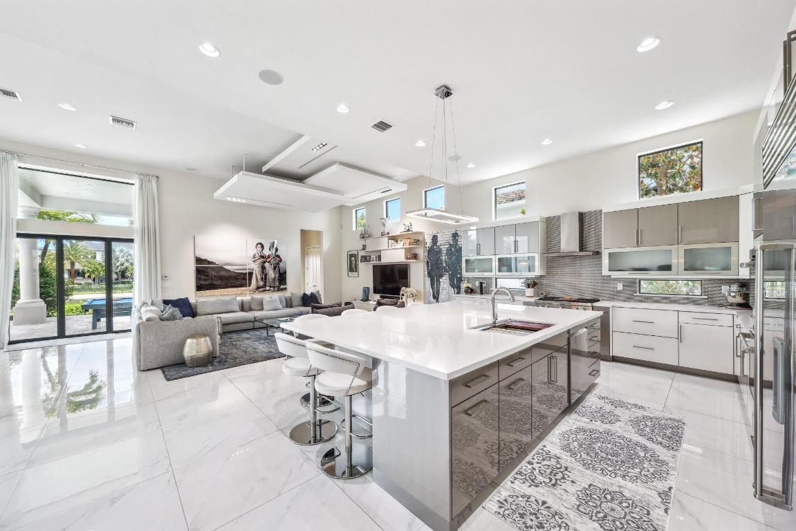 ROYAL PALM POLO - Residential