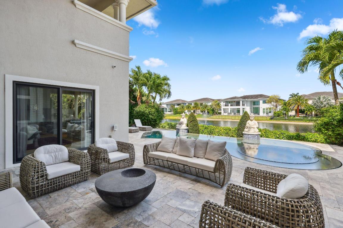 ROYAL PALM POLO - Residential