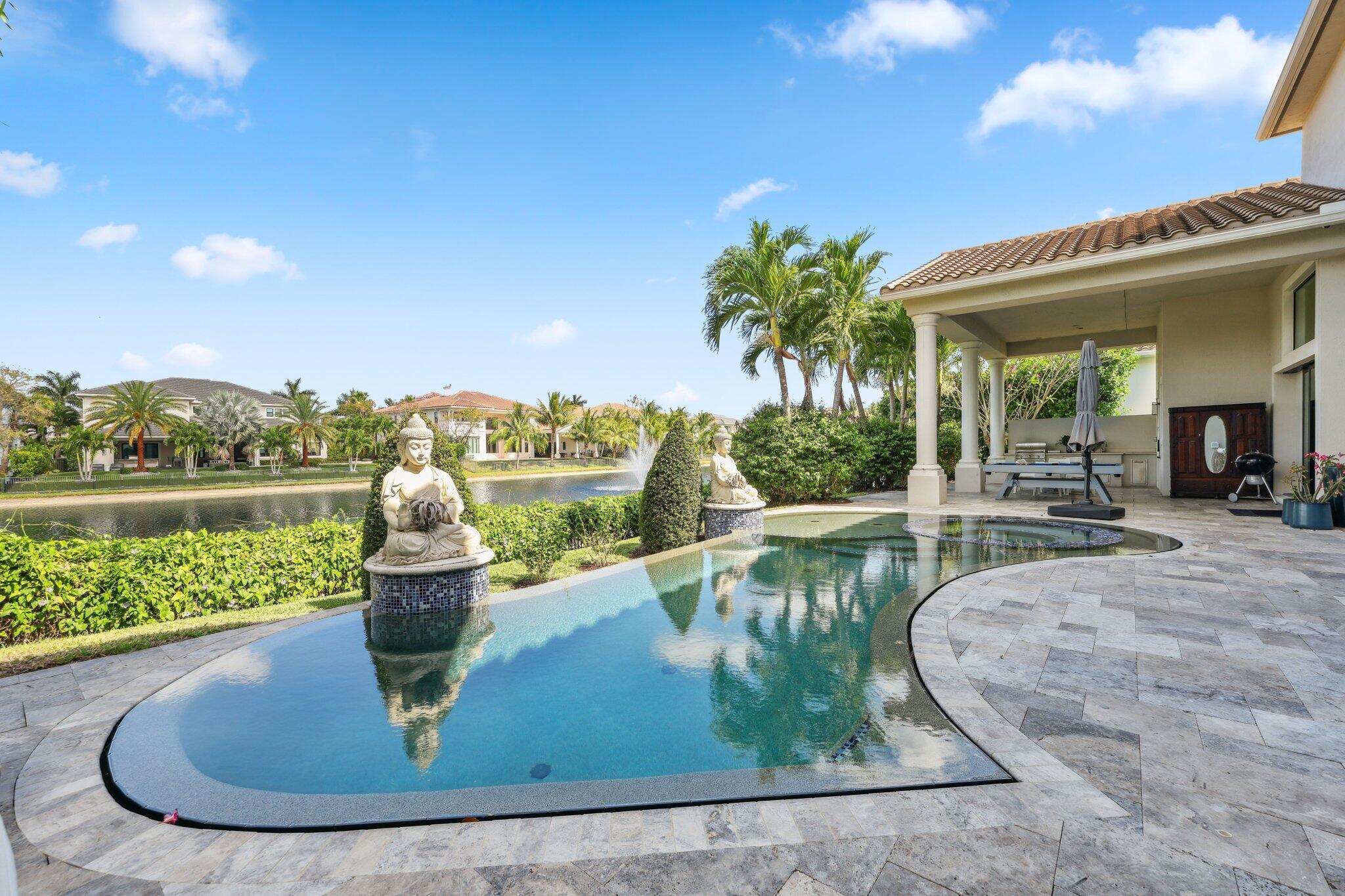 ROYAL PALM POLO - Residential