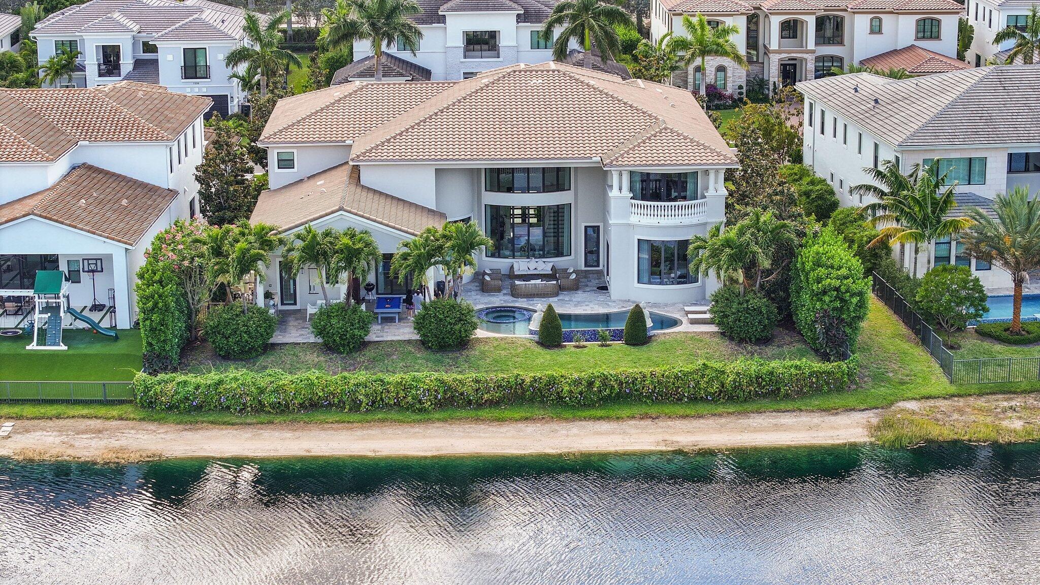 ROYAL PALM POLO - Residential