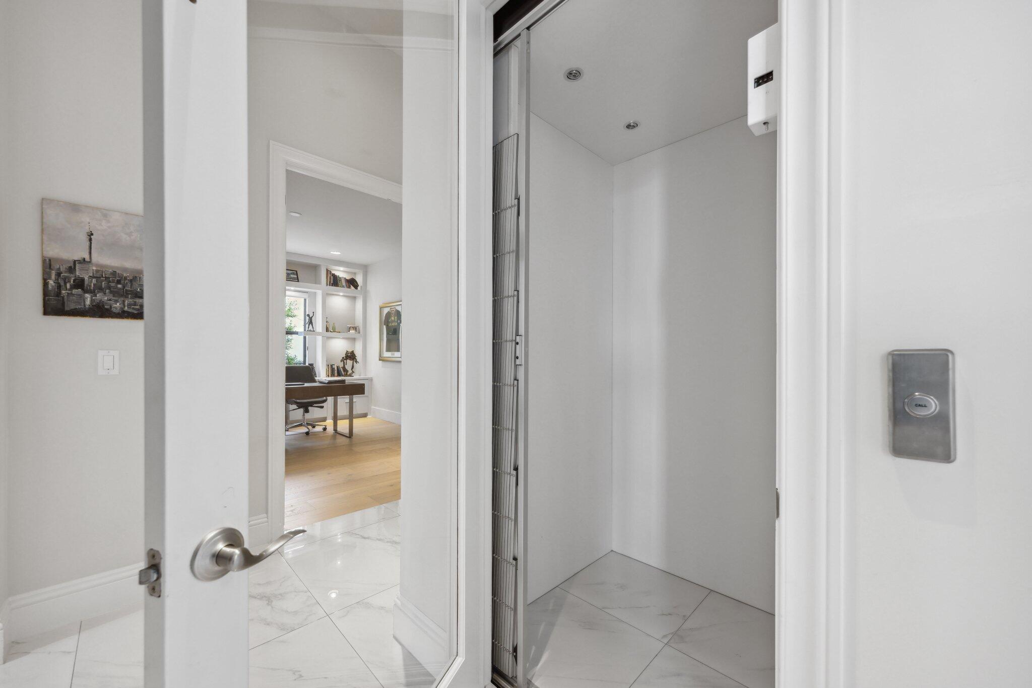 ROYAL PALM POLO - Residential