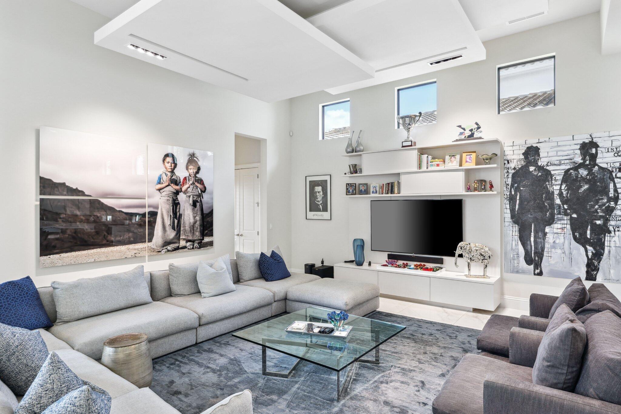 ROYAL PALM POLO - Residential