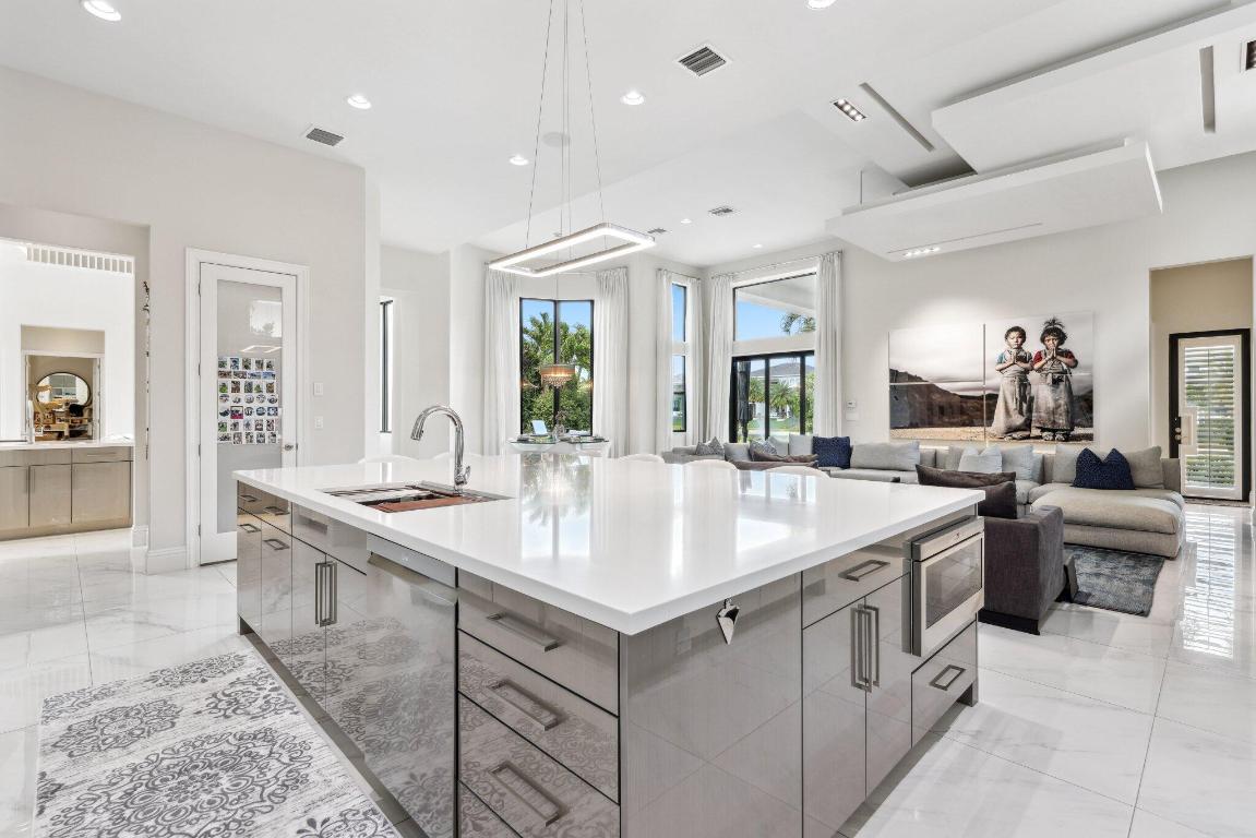 ROYAL PALM POLO - Residential