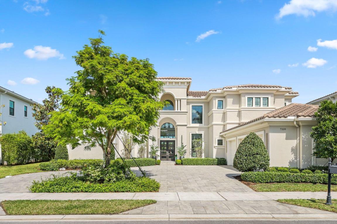 ROYAL PALM POLO - Residential