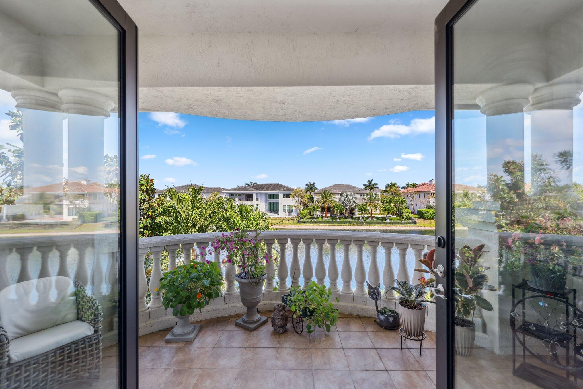 ROYAL PALM POLO - Residential