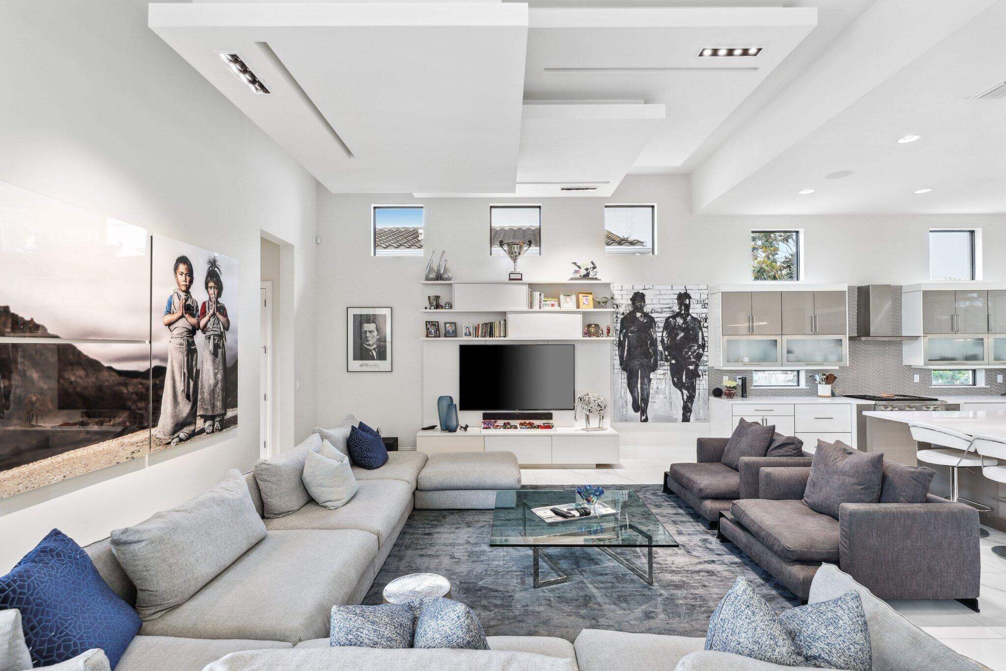 ROYAL PALM POLO - Residential