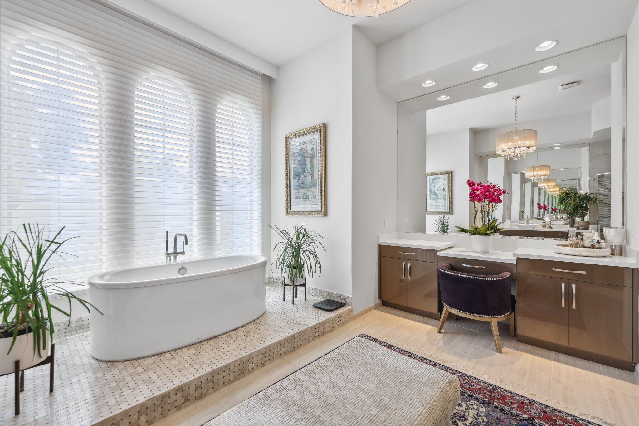 ROYAL PALM POLO - Residential