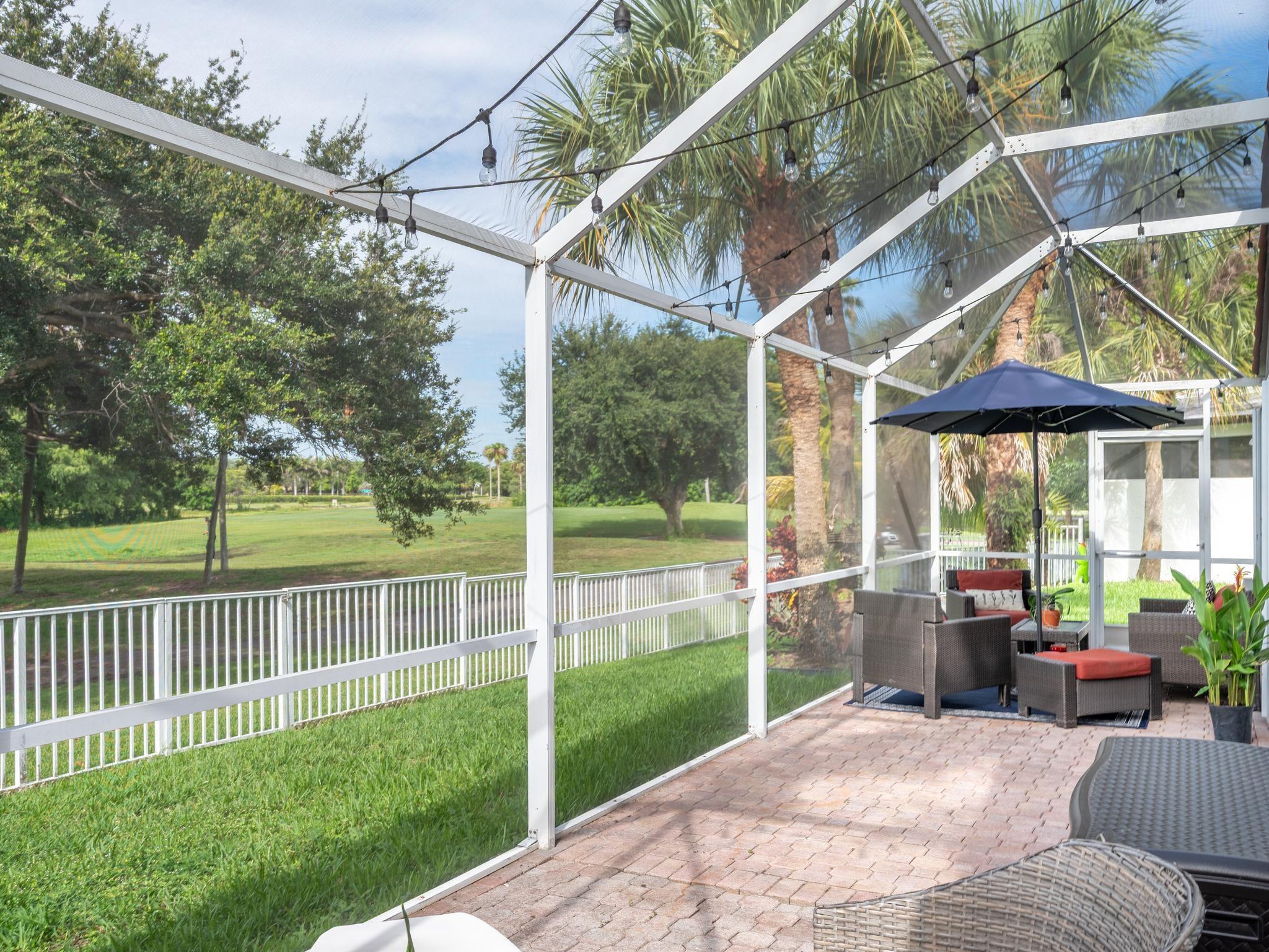 Hollywood Lakes Country C - Residential
