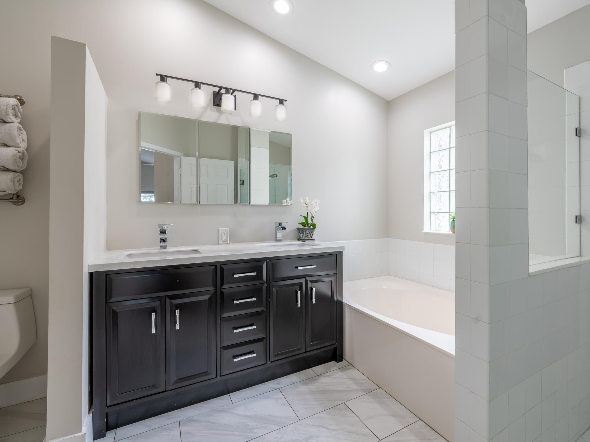 Hollywood Lakes Country C - Residential